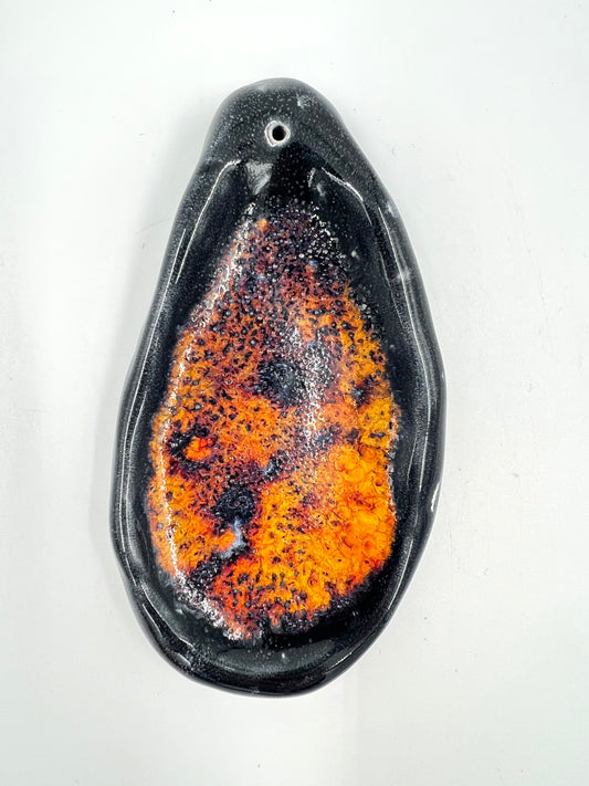 Blombruden rökelsehållare svart orange