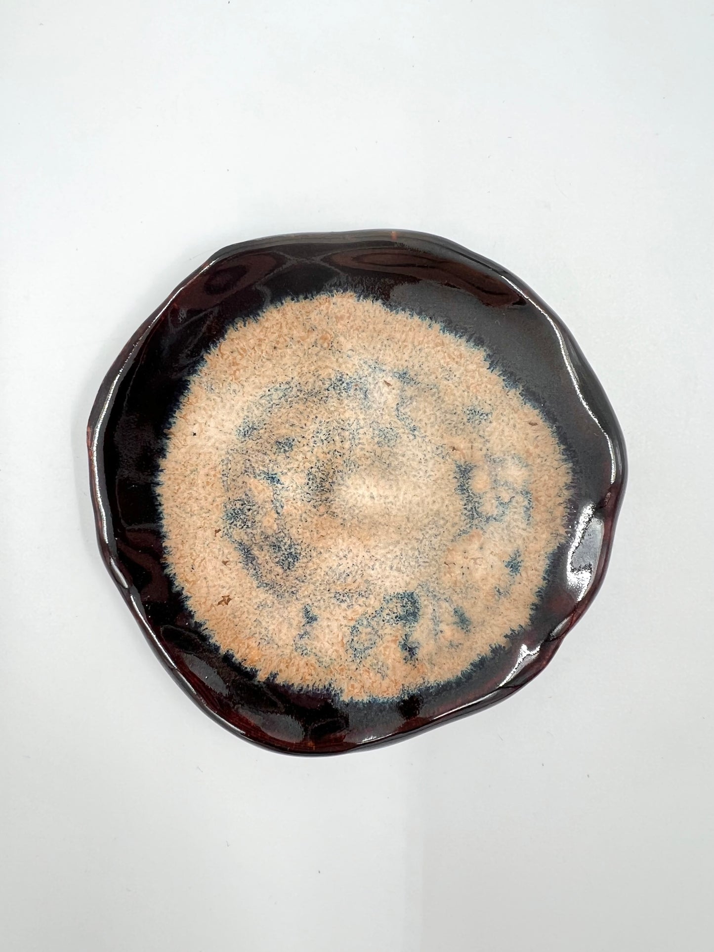 Blombruden litet fat brun beige