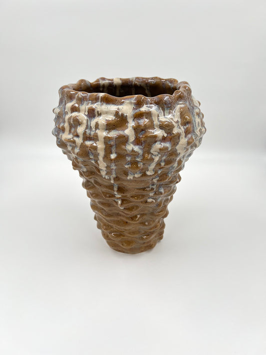 Blombruden vas beige