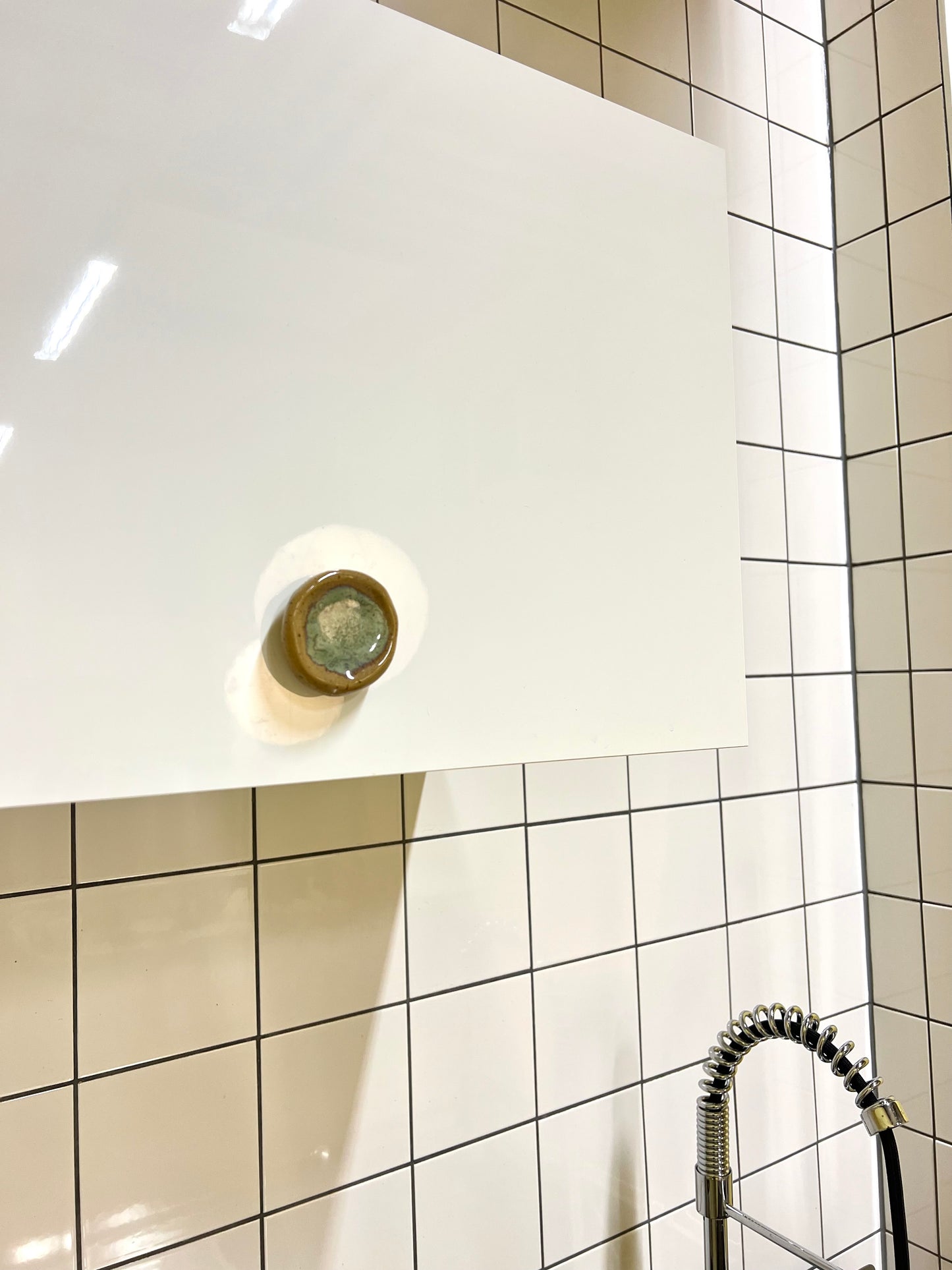 Blombruden knopp brun