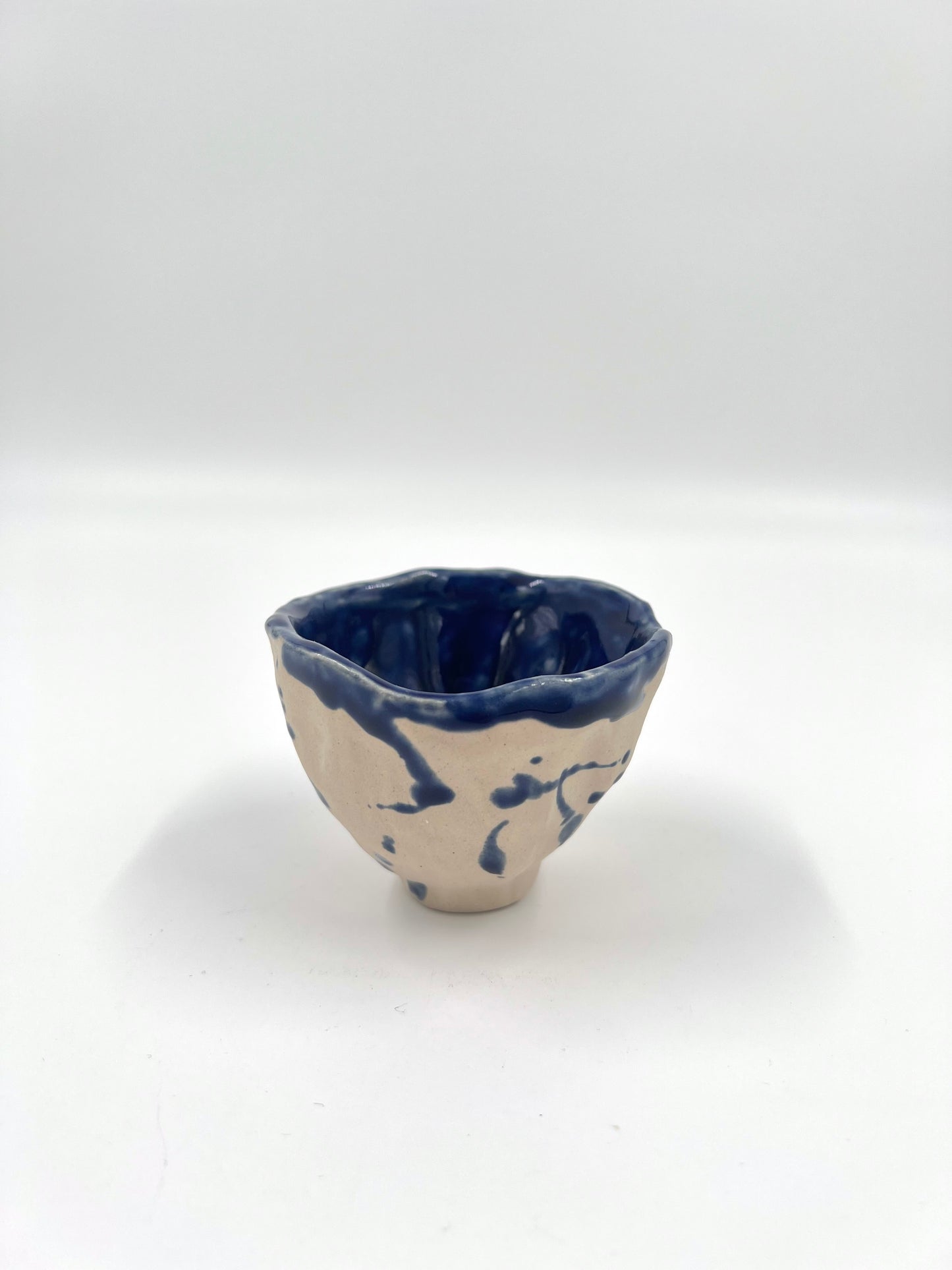 Blombruden kopp blå