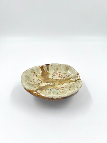 Blombruden skål brun