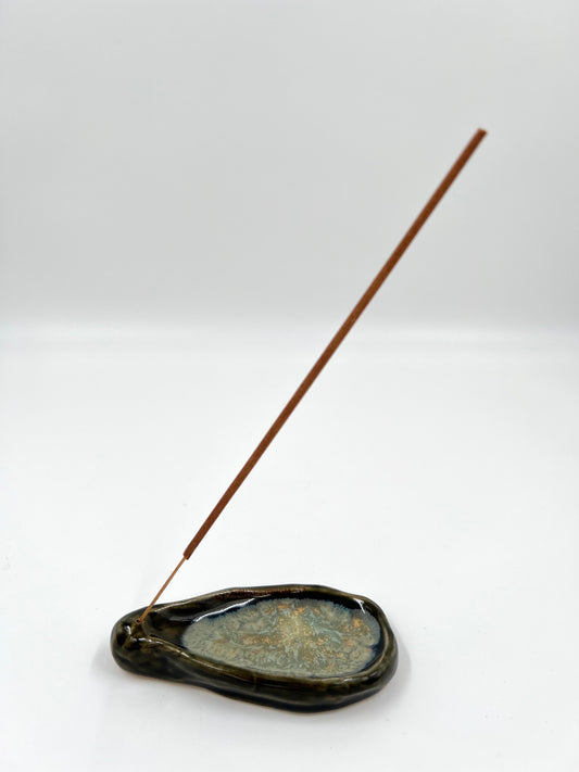 Blombruden rökelsehållare mörkgrön guld