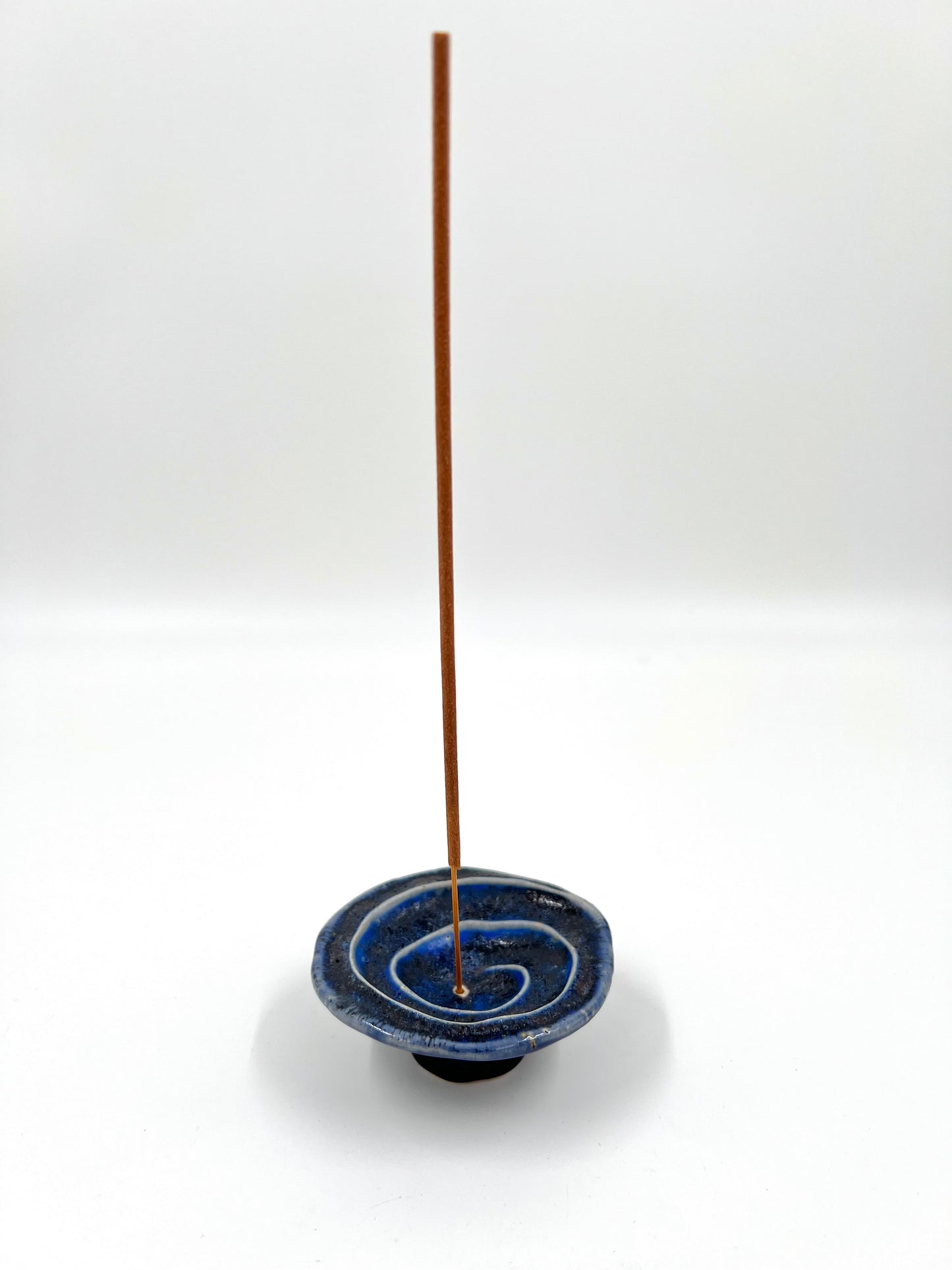 Blombruden rökelsehållare rund blå