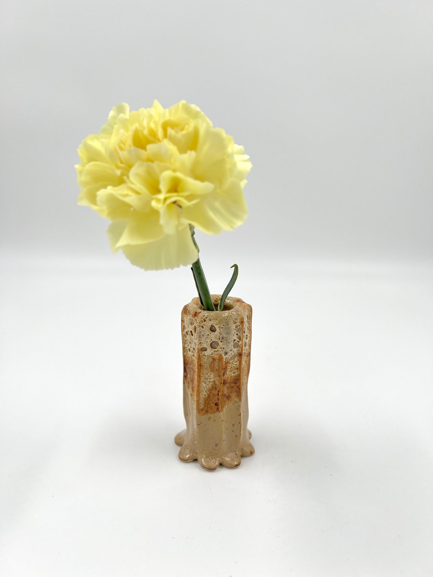 Blombruden minivas beige skum