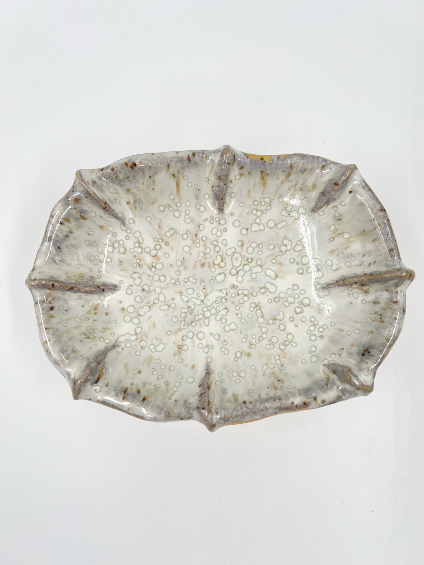 Blombruden skål gul vit