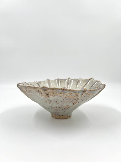 Blombruden skål vit