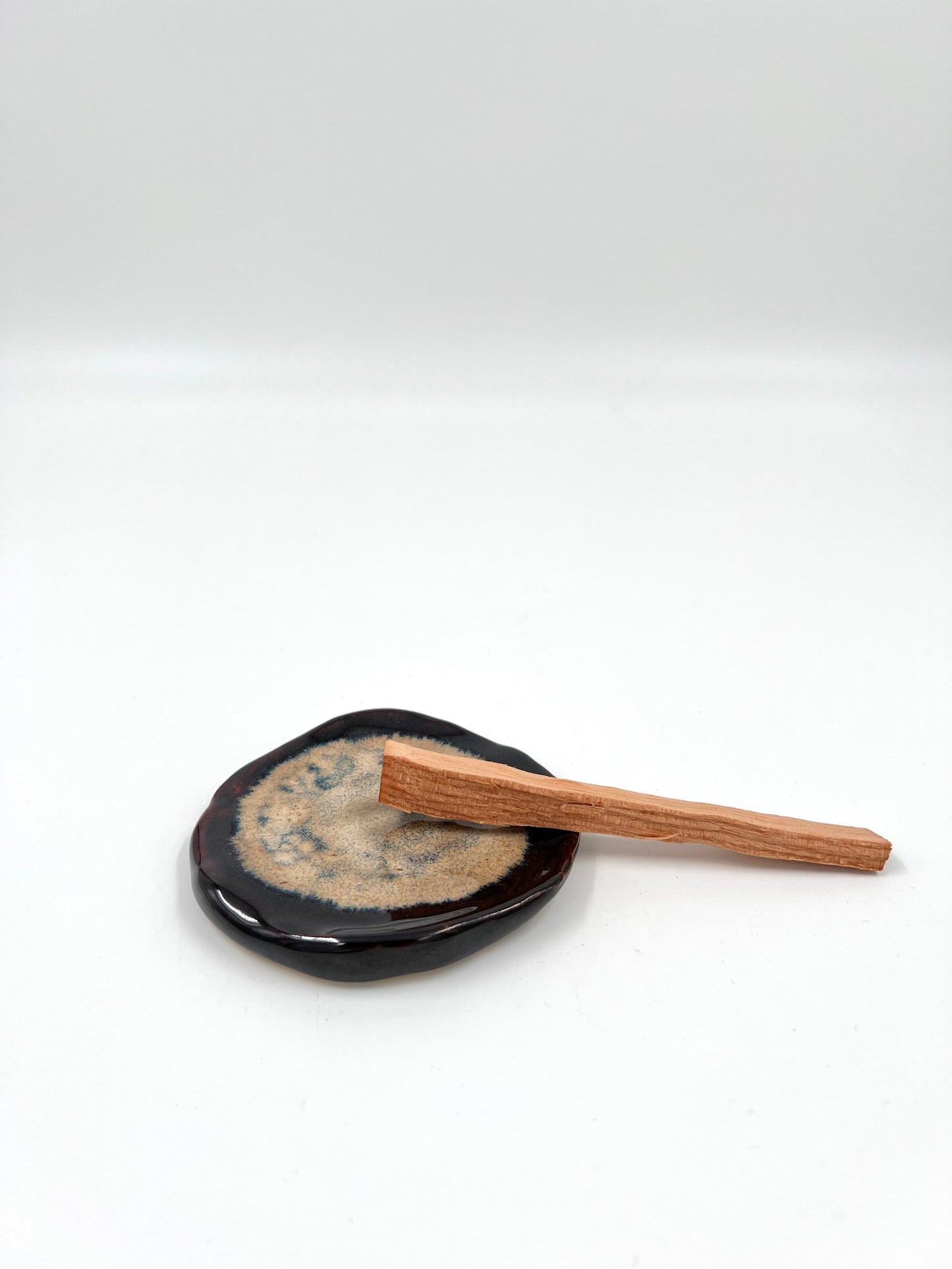 Blombruden litet fat brun beige