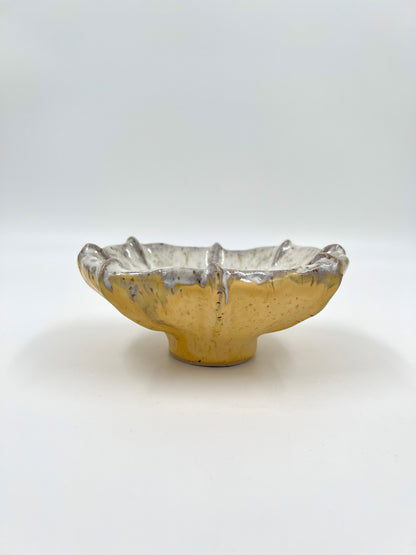 Blombruden skål gul vit