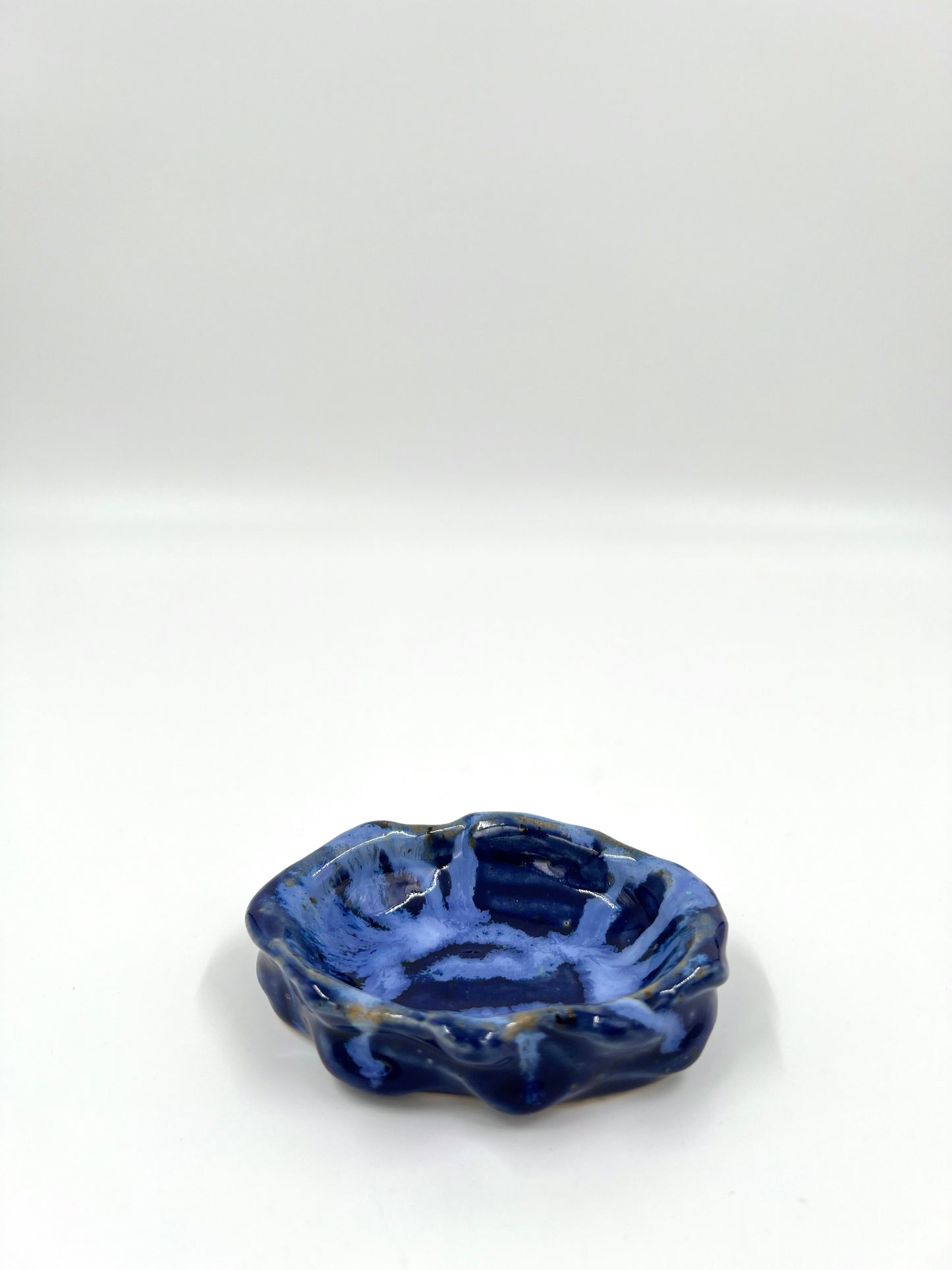 Blombruden ostronskål blå