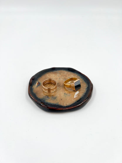 Blombruden litet fat brun beige