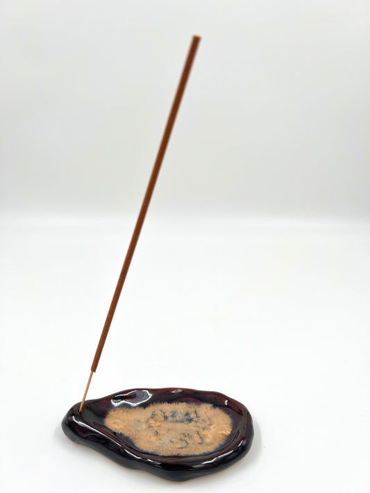 Blombruden rökelsehållare brun beige