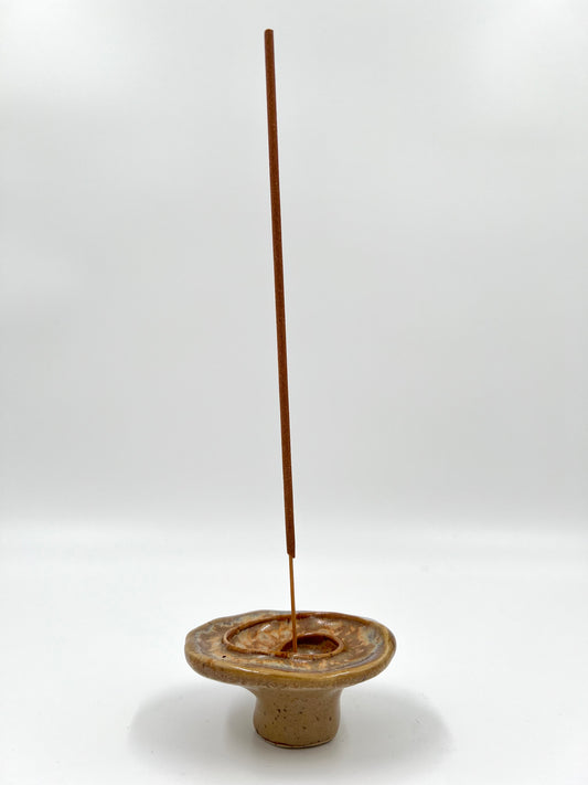 Blombruden rökelsehållare rund beige