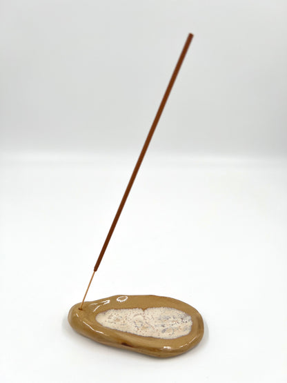 Blombruden rökelsehållare beige vit